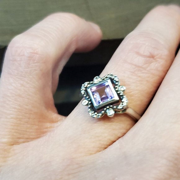 Size 8 925 Sterling Silver Brilliant Amethyst And Cubic Zirconia Ring - Picture 3 of 8